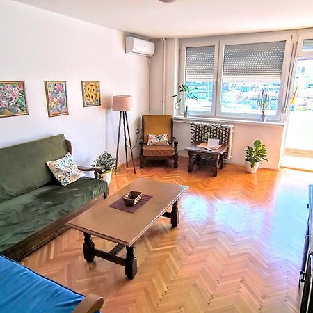 Apartment Maya'S Place Skopje Luaran gambar